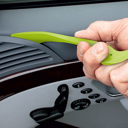 0455200 action shot of wedge being used on interior panels